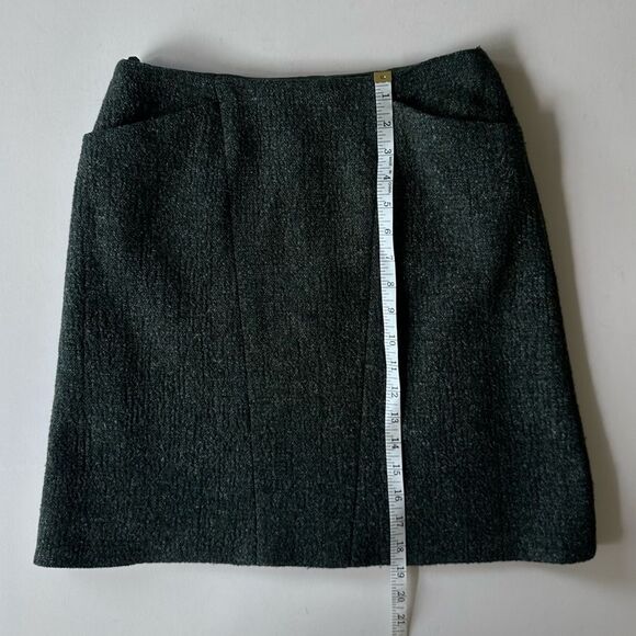 Vintage 1990s Chanel Forest Green Boucle Tweed Mini Skirt 97a 40 FR 8 US - Picture 14 of 16